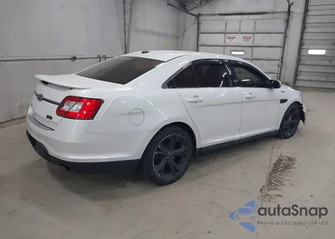 2010 Ford Taurus Sho z USA, uszkodzony, nr VIN 1FAHP2KT9AG153251